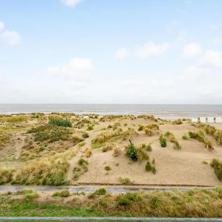 By The In Belgium, Cleaning Included Oostduinkerke